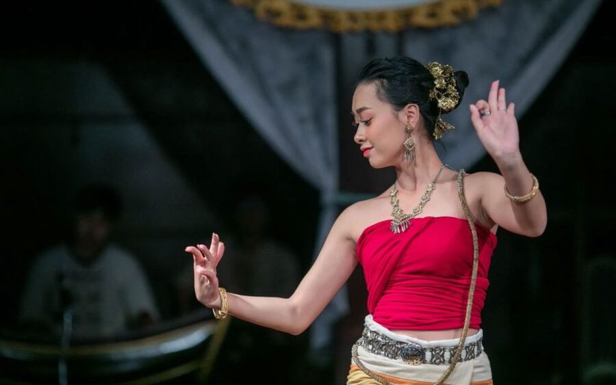Chiang Mai: Khantoke Dinner with Traditional Performance - Where You’ll Dine: Open-Air Gardens or Traditional Lanna Style