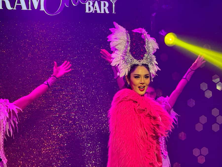 Chiang Mai: Ladyboy Cabaret Show with Dinner and Drinks - The Cabaret Show: Performance Energy and What to Expect