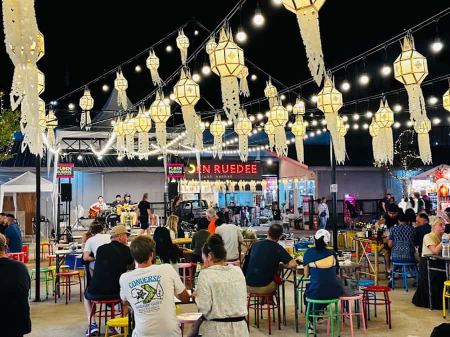 Chiang Mai: Ladyboy Cabaret Show with Dinner and Drinks - Price and Value: Is $57 Fair for Dinner and Two Drinks?