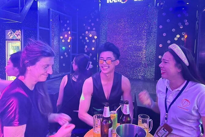 Chiang Mai: Ladyboy Cabaret – Stories, Dinner and Sparkle - Ram Show Bar: how the nightlife walk builds to the show