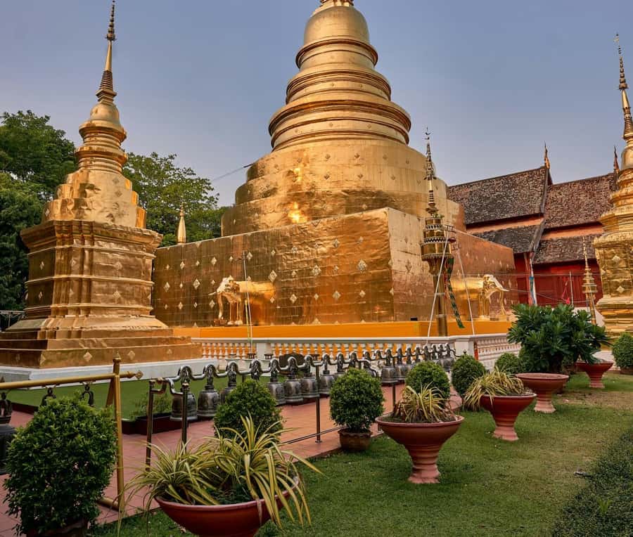 Chiang Mai Light: Tuk Tuk Night Tour with Temples & Markets - Key things to know before you go