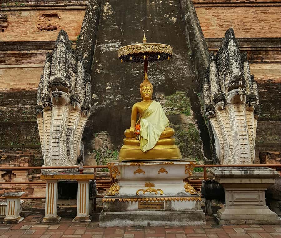 Chiang Mai Light: Tuk Tuk Night Tour with Temples & Markets - Should you book the Chiang Mai Light Tuk-Tuk Night Tour?