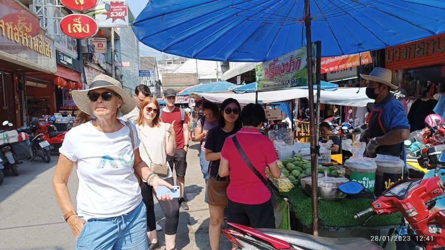 Chiang Mai: Local Food and Markets Guided Walking Tour - What to bring (and what to skip) so you don’t hate the walk