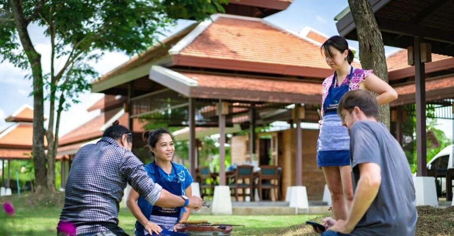 Chiang Mai: Local Northern Thai Cooking Class at Grandma's - Market walk: the seasonings that shape Lanna cooking