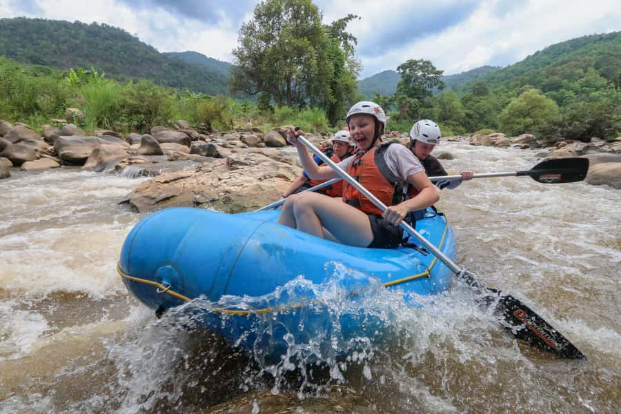 Chiang Mai: Mae Taeng River White Water Rafting - Lunch, breaks, and the base camp comfort at the end