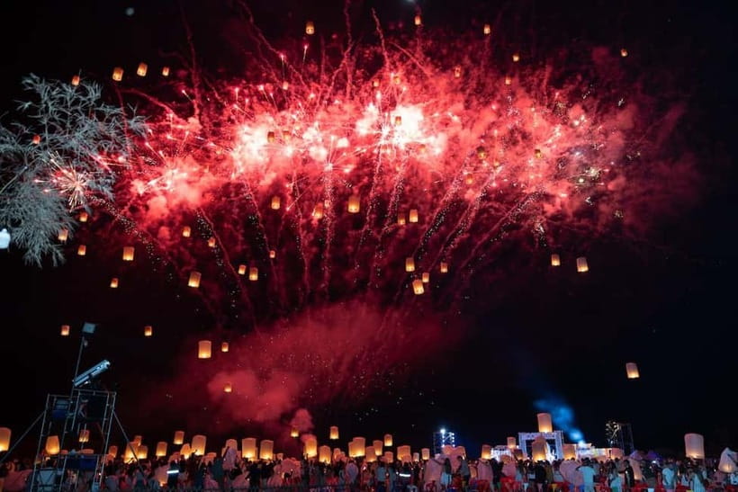 Chiang Mai Moonlight Sky Lantern Loy Krathong Festival 2025 - Dinner and the stage show: solid structure, not always a nonstop thrill