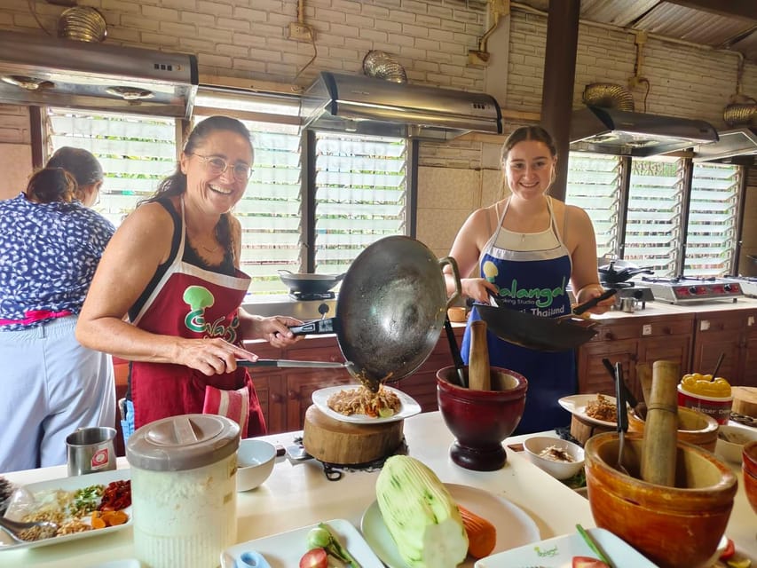 Chiang Mai: Morning Cooking Class with Market Visit - Dessert Choices: Mango Sticky Rice with Ice Cream or Fried Banana