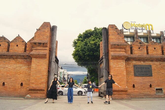 Chiang Mai Nature & Culture private tour - Tha Phae Gate: a free start that helps you get your bearings fast
