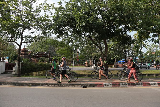 Chiang Mai Night Bike Tour - Why Chiang Mai at Night Works So Well on a Bike