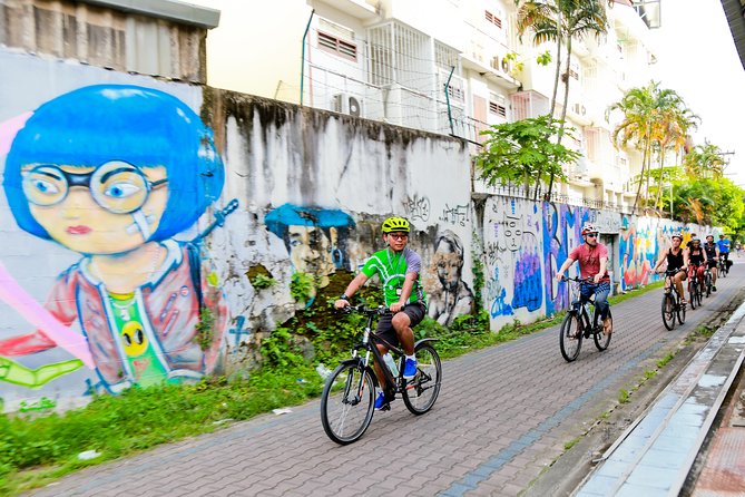 Chiang Mai Night Bike Tour - Three Kings Monument: A Short Stop That Changes How You Look at the City