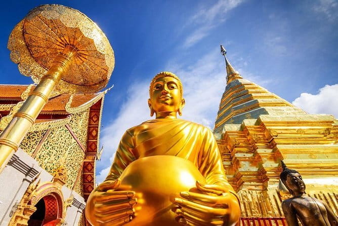 Chiang Mai Old City & Temples 3 hour Twilight Walking Tour - Ending at the Three Kings Monument: royal heritage, calm and simple