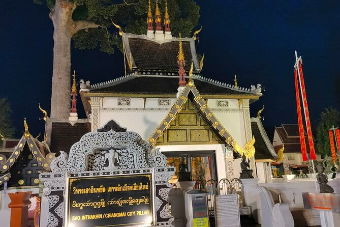 Chiang Mai Old City & Temples 3 hour Twilight Walking Tour - Guides who bring the temples to life (and crack a joke)