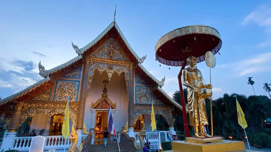 Chiang Mai Old City Twilight Walk Tour: Lanna Majestic Glow - How the local guide turns temples into something you can understand
