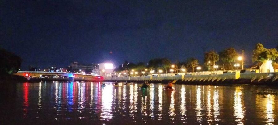 Chiang Mai: Ping River Night Kayaking into City Center - Boats, gear, and guides: what you’re paying for at $50