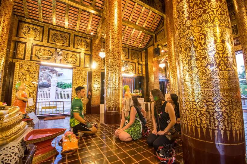 Chiang Mai: Private Historic Old City Bike Tour - Night - Why a private Old City ride beats walking at night