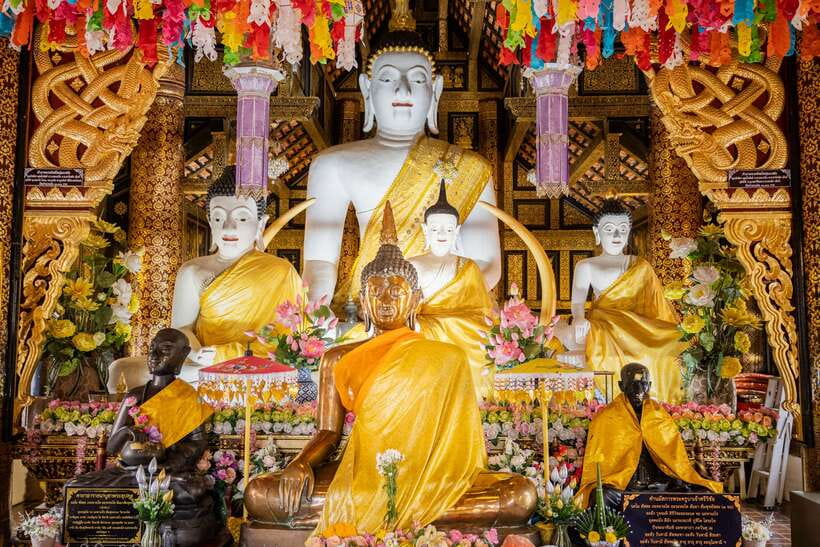Chiang Mai: Private Historic Old City Bike Tour - Night - Tha Phae Gate to the Three Kings area: the Old City’s headline stops