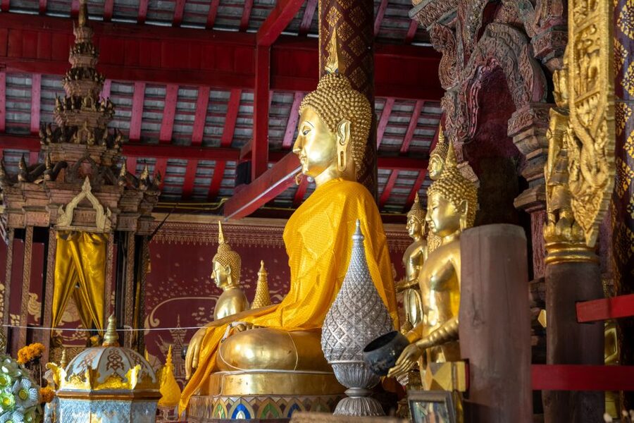 Chiang Mai: Private Historic Old City Bike Tour - Night - Market stop and simple tastings: the taste of Chiang Mai you can’t DIY