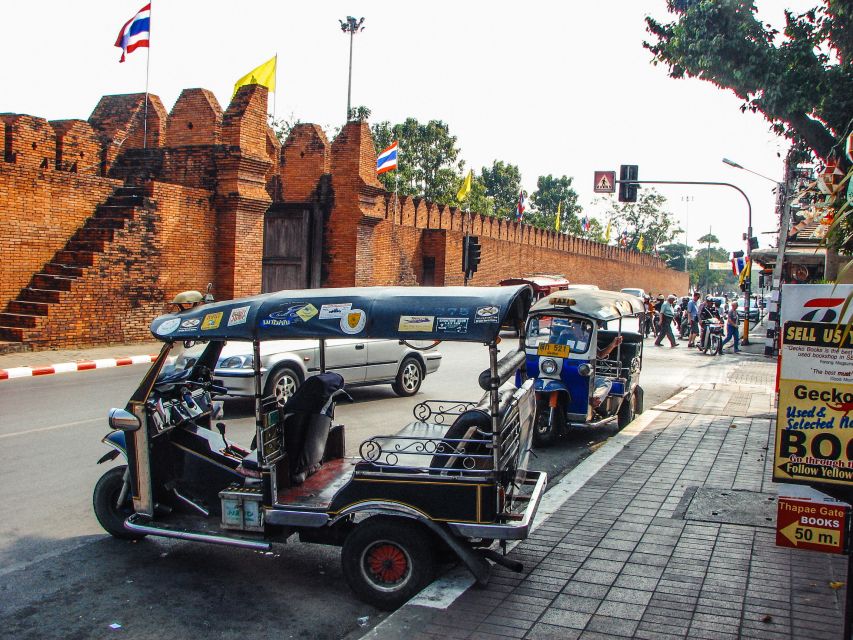 Chiang Mai: Private Tuk Tuk Tour of City Temples With Pickup - Three Kings Monument, then Tha Phae Gate for street-level Chiang Mai