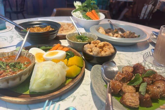 Chiang Mai Private Walking Tasting Tour with Secret Food Tours - Key things I’d circle on your Chiang Mai map
