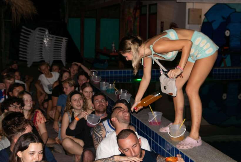 Chiang Mai Pub Crawl: The Best Nightlife in Town! - Where This Chiang Mai Pub Crawl Starts: Revolution Hostel Old Town
