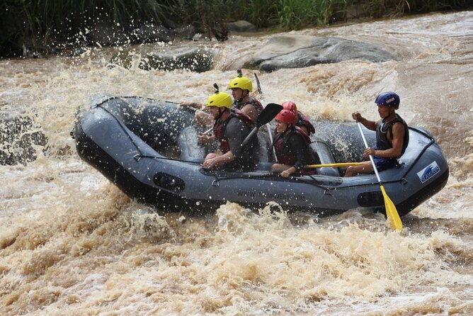 Chiang Mai Rafting in Mae Taeng River with Thai Buffet - Grade 3 and 4 rapids: the thrill level, explained in real terms