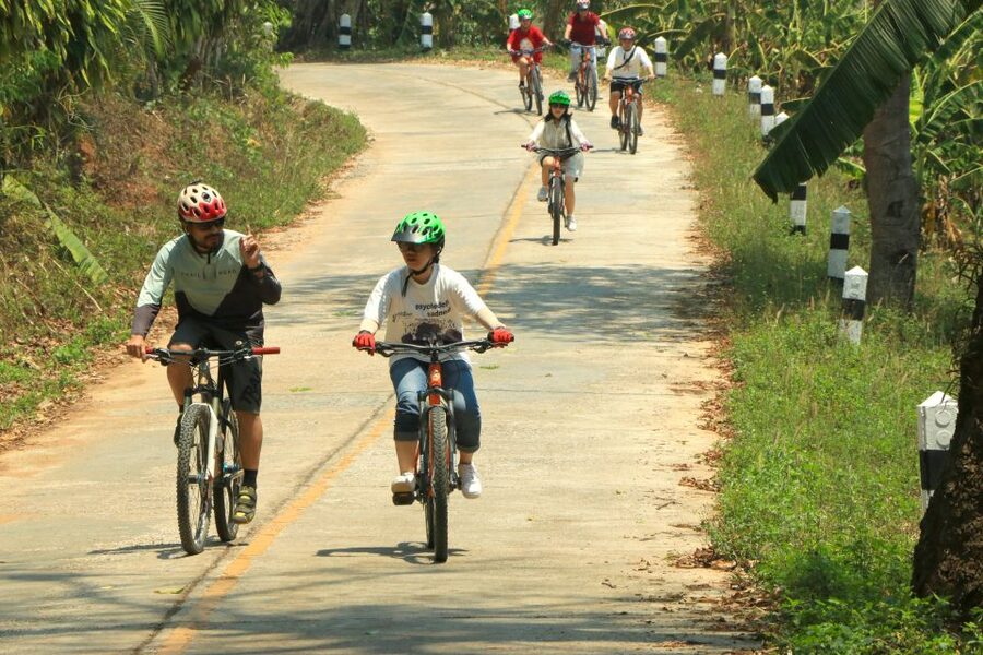 Chiang Mai: Rural Explorer Cycling Tour - Group size and support: small enough to feel personal