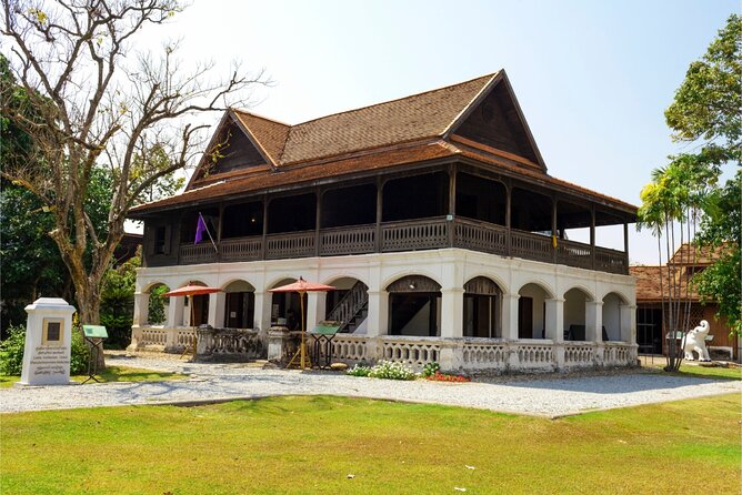 Chiang Mai Scavenger Hunt and Sights Self-Guided Tour - Stop 2: Wat Muang and questions that make you look twice