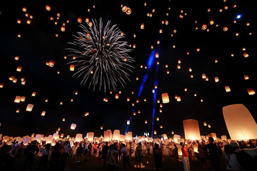 Chiang Mai Sky Lanterns Festival 2025 - Kae Mua/Kad Mua market food: Northern Thai tastes and dinner rhythm