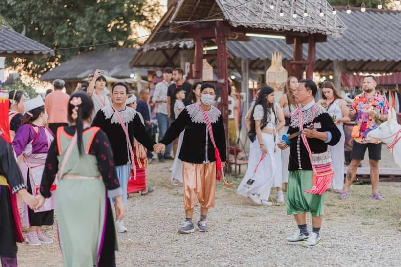 Chiang Mai Sky Lanterns Festival 2025 - Organization reality check: crowds, limited food, and seat confusion