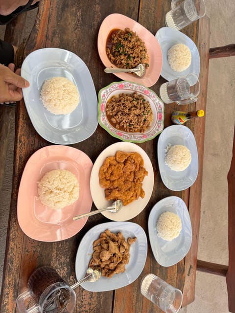 Chiang Mai:Sticky Watefall private tour with lunch - Should you book the Chiang Mai Sticky Waterfall private tour?