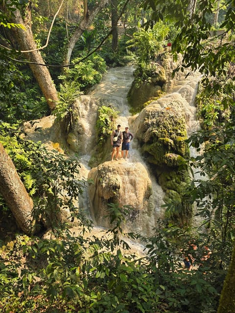 Chiang Mai:Sticky Watefall private tour with lunch - Sticky-waterfall safety and photo tips (including your phone)