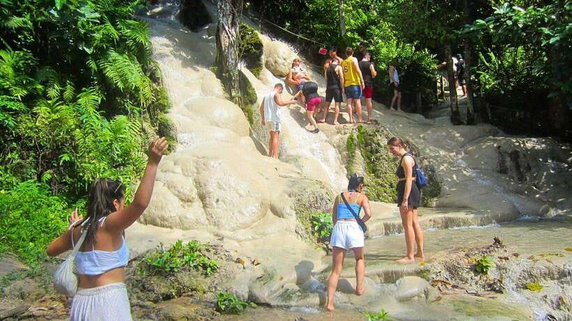 Chiang Mai: Sticky Waterfall, Chet Si Fountain Park Transfer - Your two hours at the falls: photos, walking, hiking, and swimming