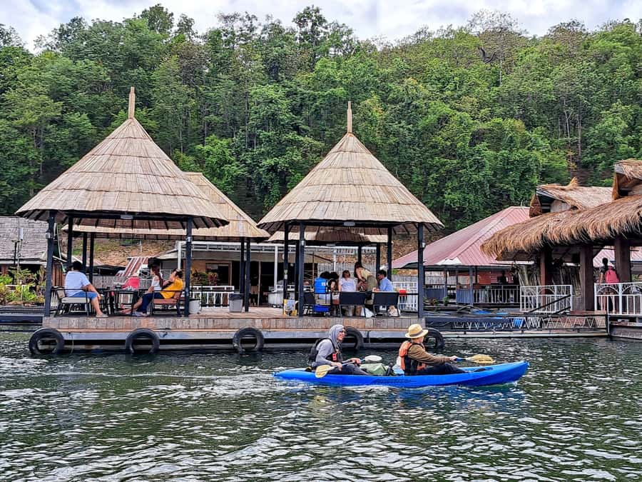 Chiang Mai: Sticky waterfall, lake kayak and cycling tour - The floating lunch at Le Cocotier Resort area