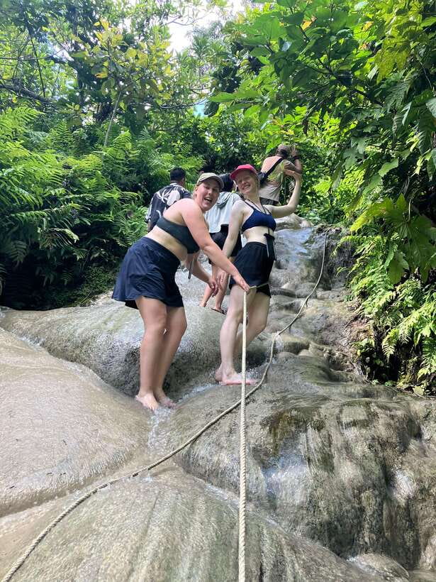 Chiang Mai: Sticky Waterfall scenic loop unseen lake &temple - Hanging bridge: another angle on the views before the waterfall