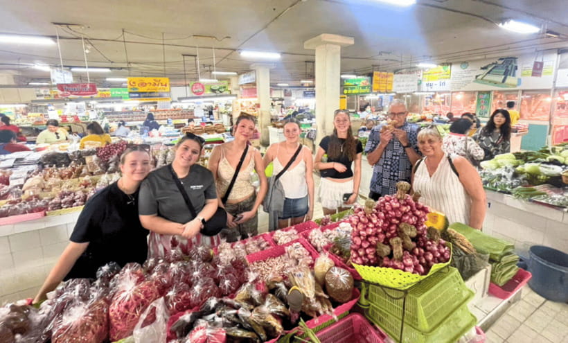 Chiang Mai : Super Fun Thai Cooking Class - Chiang Mai’s open-air kitchen: cooking in the old-town air