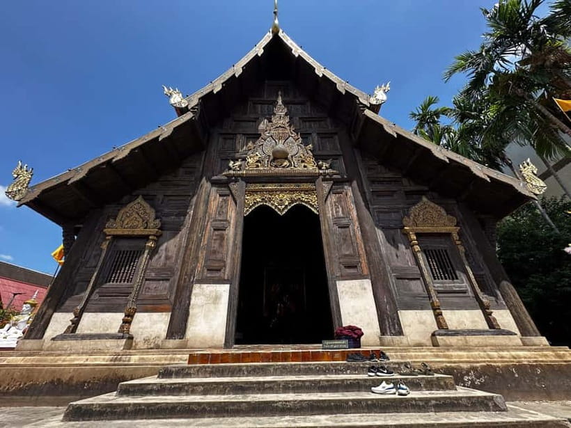 Chiang Mai: Temple And City Walking Tour Part I - Wat Pan Tao’s Ordination Hall and Buddha Murals