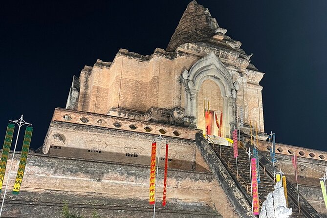 Chiang Mai Temples and Market Tuk-Tuk Evening Night Tour - Temples look different at night in Chiang Mai