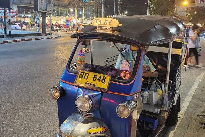 Chiang Mai Temples and Market Tuk-Tuk Evening Night Tour - Night Bazaar finish: street stalls, snacks, and an easy place to keep going