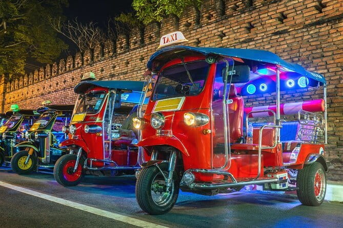 Chiang Mai Temples and Market Tuk Tuk Night Tour - Key Takeaways Before You Go