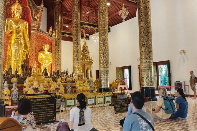 Chiang Mai Temples & Old City Hidden Gems Small Group Tour 2 Hrs - Stop 3: Wat Sadeu Muang and the City Pillar Shrine focus