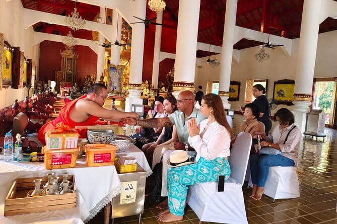 Chiang Mai Temples Visit Walking Tour with Ex-Monk Guide Part 1 - Entering The Three Kings Meeting Point