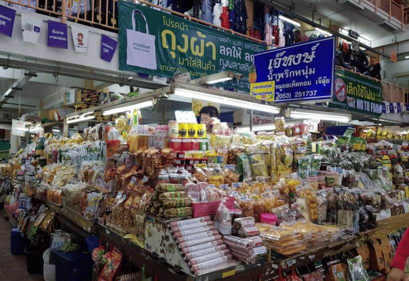 Chiang Mai Tuk Tuk: Old City Private Day Tour - Wat Phra Singh: Lanna-style architecture and the Lion Buddha