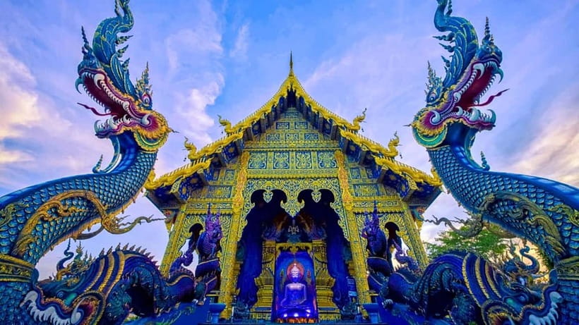 Chiang Mai: White and Blue Temples and Lalita Cafe - Long Neck Karen Village: choose Option A or Option B on purpose
