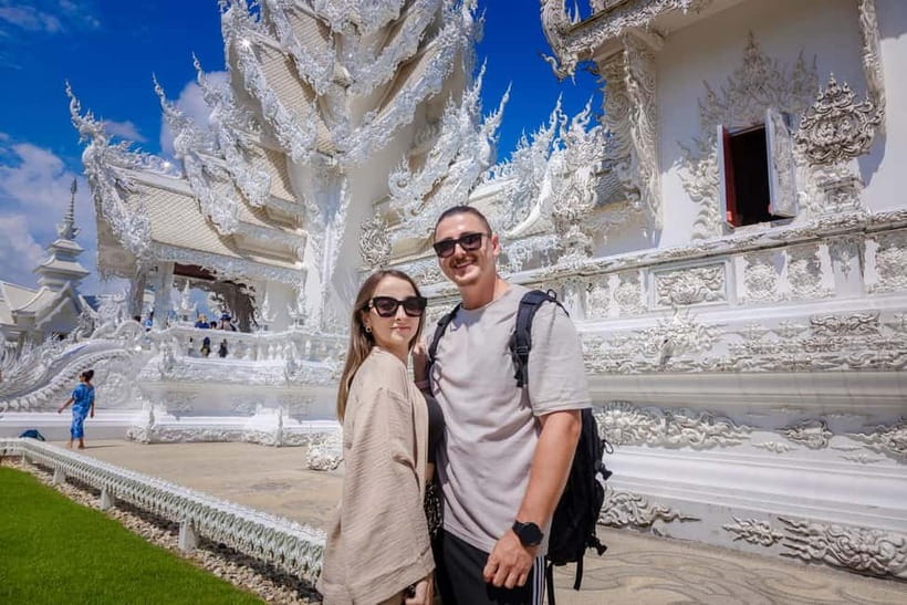 Chiang Mai: White, Red/Black & Blue Temples Tour with Lunch - Wat Rong Suea Ten (Blue Temple): calm color after the big wow