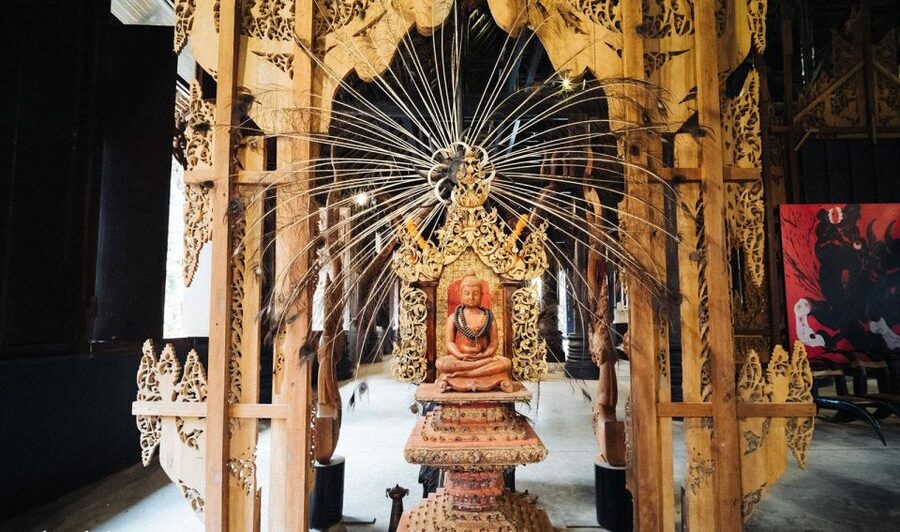 Chiang Mai: White, Red/Black & Blue Temples Tour with Lunch - Wat Huay Pla Kang and the hilltop view factor