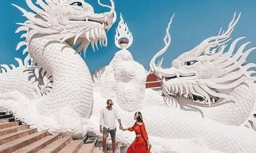 Chiang Mai: White Temple, Blue Temple, and Black House Tour - Should you book this Chiang Mai to Chiang Rai temple tour?