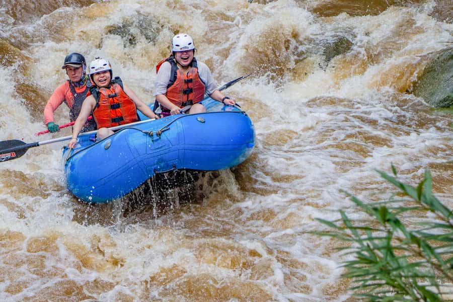 Chiang Mai: Whitewater Rafting and Waterfall Trekking Tour - From Chiang Mai to Mae Taeng: a long day starts comfortably