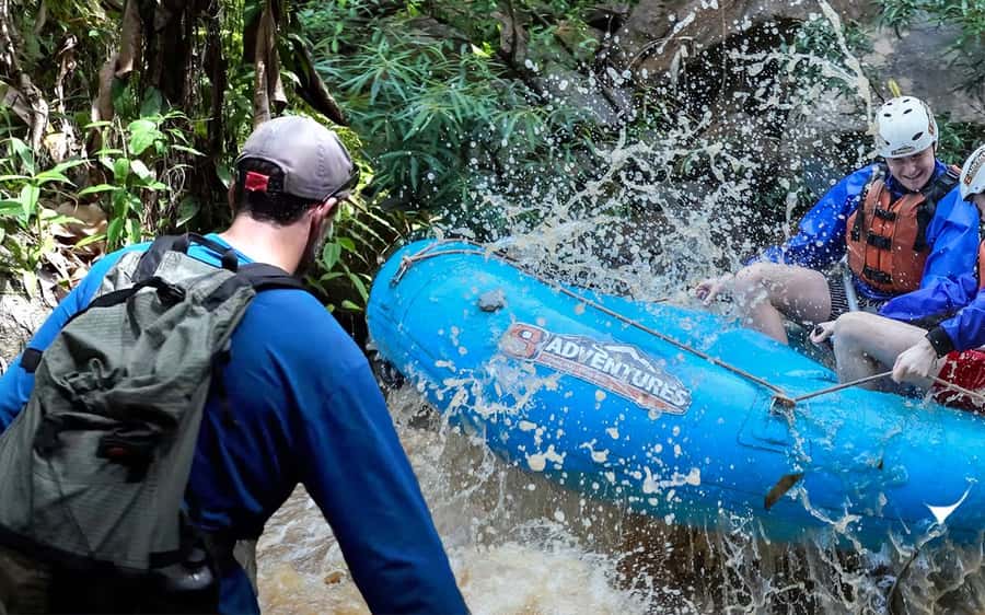 Chiang Mai: Whitewater Rafting and Waterfall Trekking Tour - Lunch break in Mae Taeng: refuel without losing the day