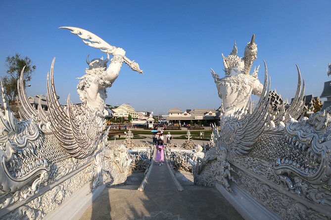Chiang Rai and White Temple Private All-Inclusive Day-Tour - Long Neck Karen village: seeing the long-ring tradition with a timed visit