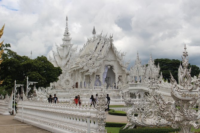 Chiang Rai Day Tour from Chiang Mai: White Temple & More w/ Lunch - The Van, the Drive, and How to Avoid Regret